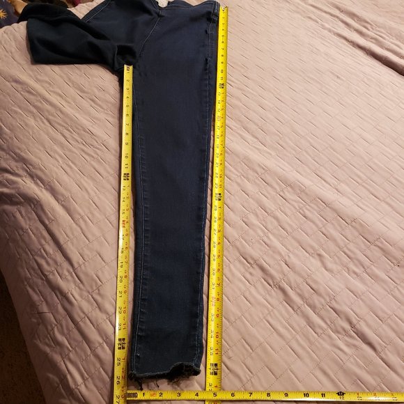 Free People Pull on Skinny Jeans Frayed Raw Hem - Picture 12 of 13